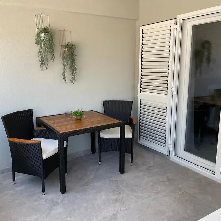 Guest house Franko Baska Voda