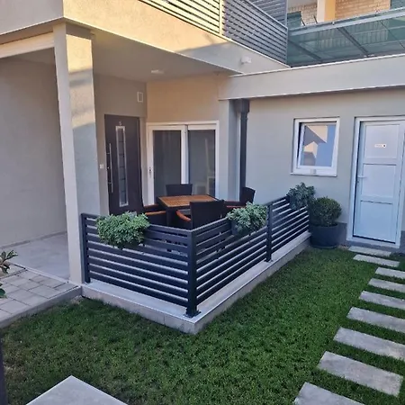 Guest house Franko Baska Voda